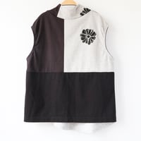 Image 10 of petals gray black courtneycourtney adult size m/l medium large mandarin collar tee tshirt top