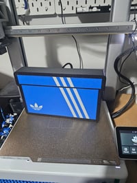 Adi Trainer Box Lightbox