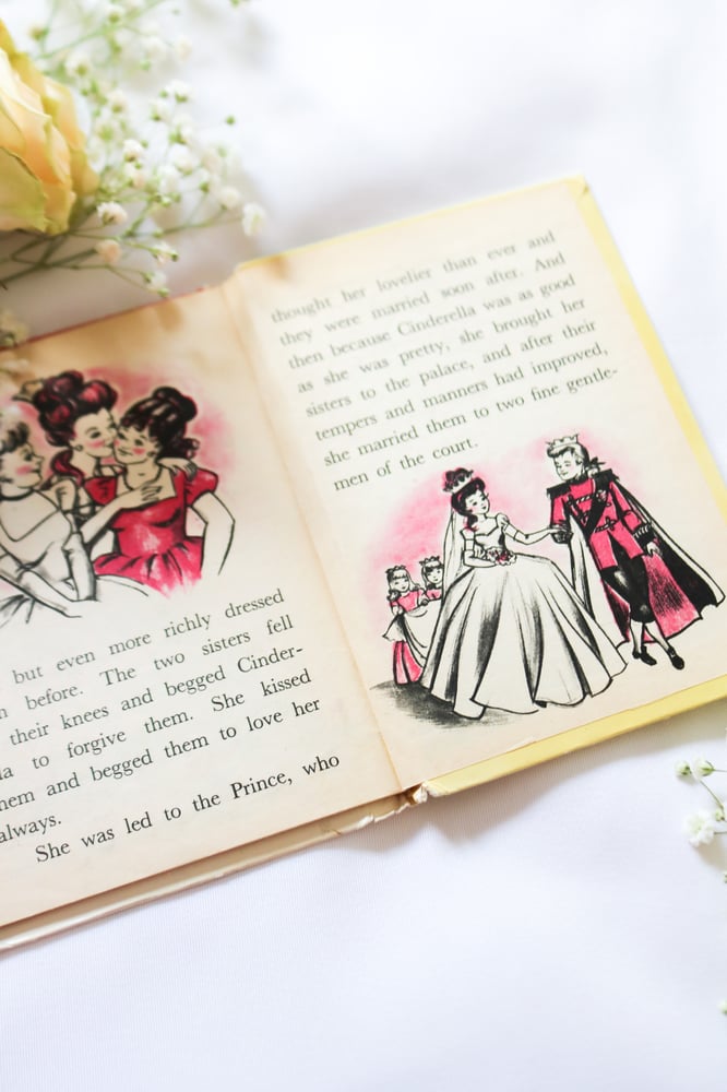 Image of Vintage 1966 Cinderella Elf Book - Rand McNally