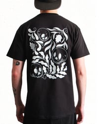 Image 1 of Skull & Floral - Tee shirt