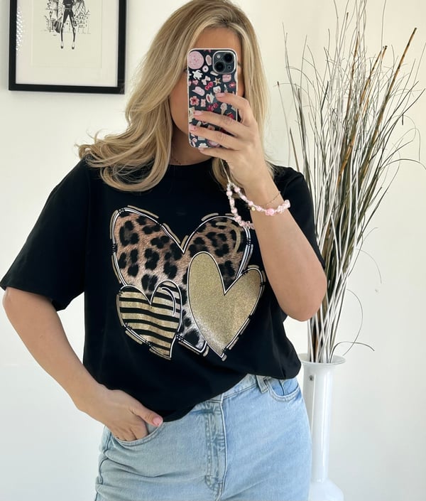 Image of Leoapard print heart tshirt 