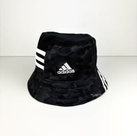 Image 2 of Man United Bucket Hat | 2017 Away