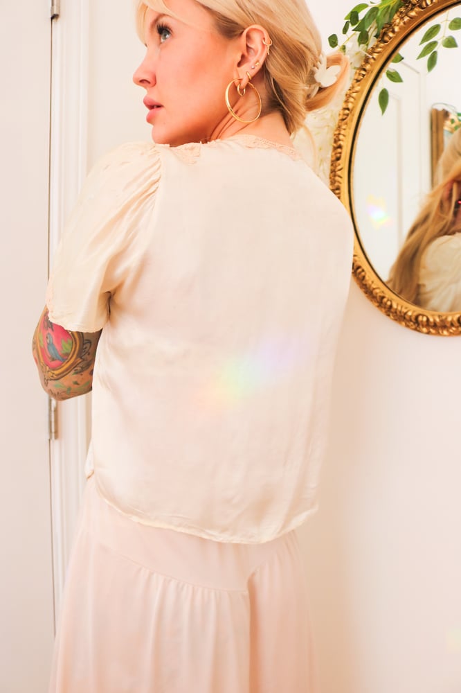 Image of Vintage 1930s/40s Silky Bed Jacket *Damaged 