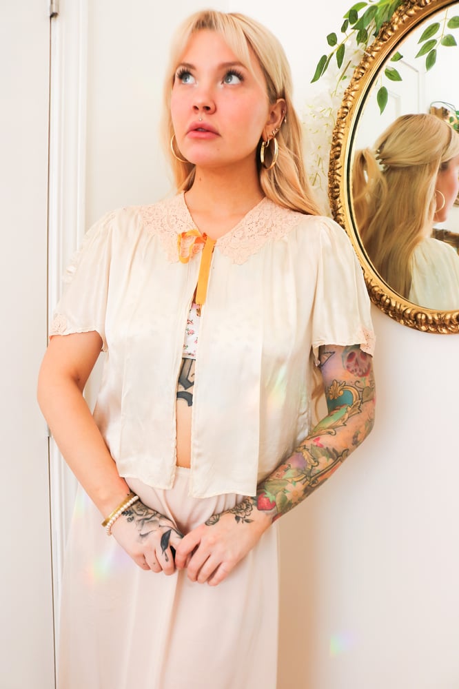 Image of Vintage 1930s/40s Silky Bed Jacket *Damaged 