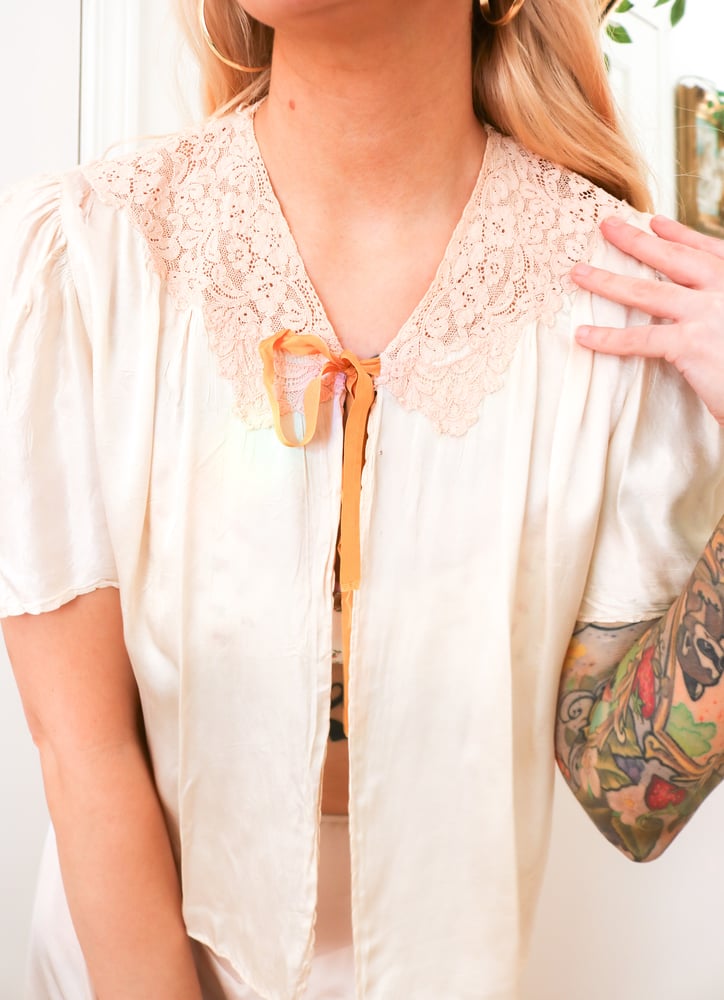 Image of Vintage 1930s/40s Silky Bed Jacket *Damaged 