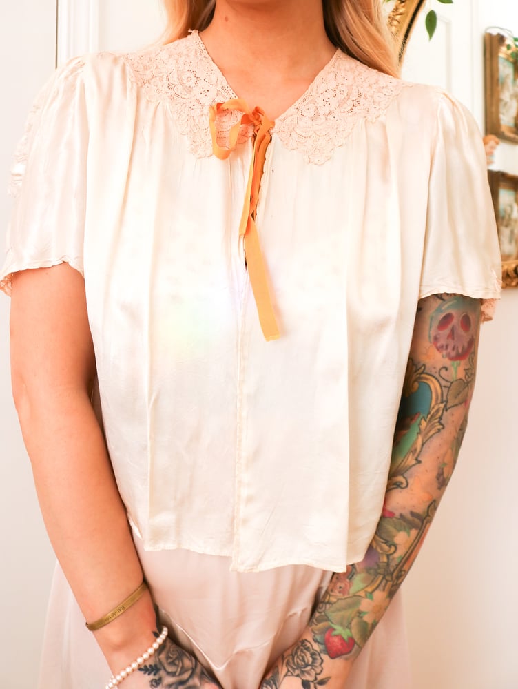 Image of Vintage 1930s/40s Silky Bed Jacket *Damaged 
