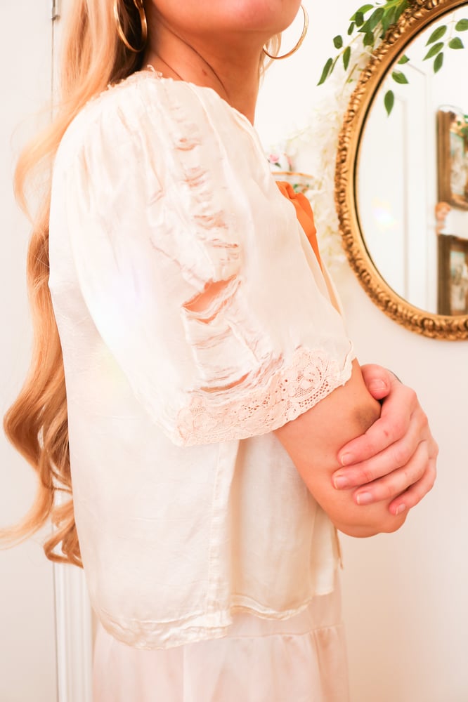 Image of Vintage 1930s/40s Silky Bed Jacket *Damaged 