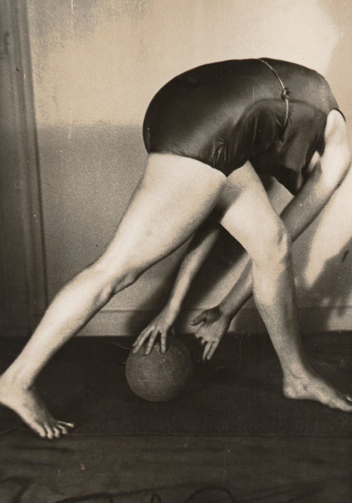 Image of Vassil Ivanoff: figure study of a dancing woman, ca. 1940s