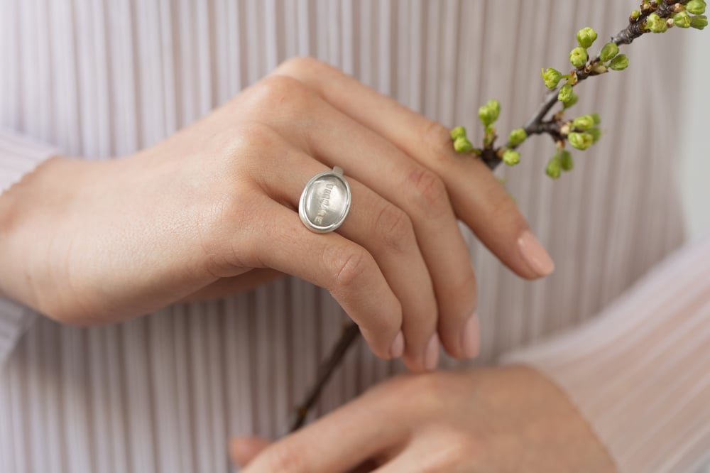 Image of "To become vernal" silver ring with rock crystal  · VERNARE ·