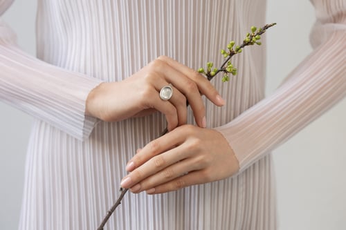 Image of "To become vernal" silver ring with rock crystal  · VERNARE ·