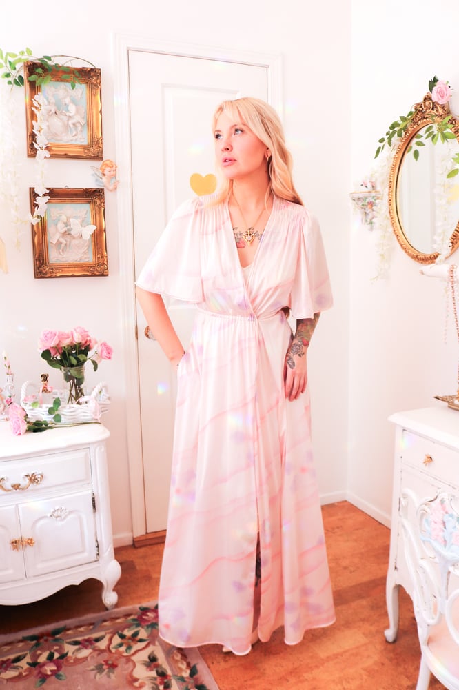 Image of Vintage 1970s Vanity Fair Pastel Pink Peignoir (Petite)
