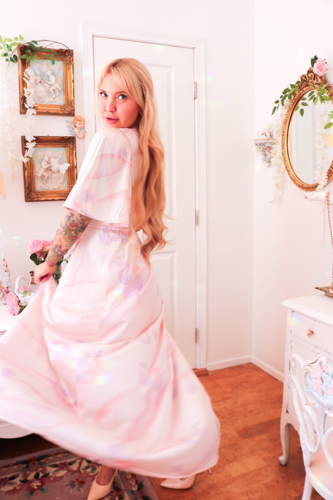 Image of Vintage 1970s Vanity Fair Pastel Pink Peignoir (Petite)