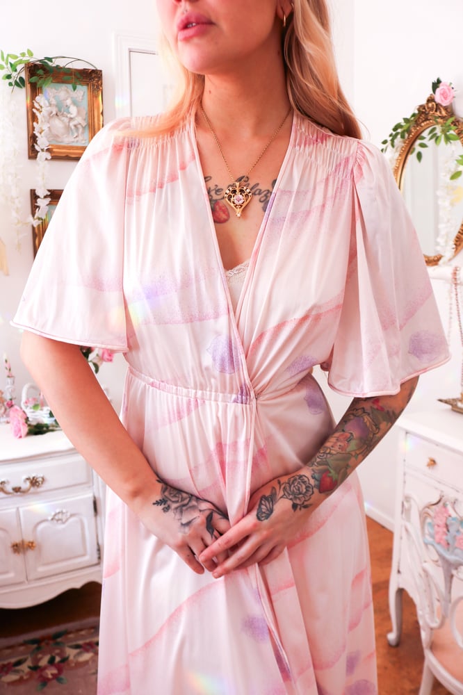 Image of Vintage 1970s Vanity Fair Pastel Pink Peignoir (Petite)