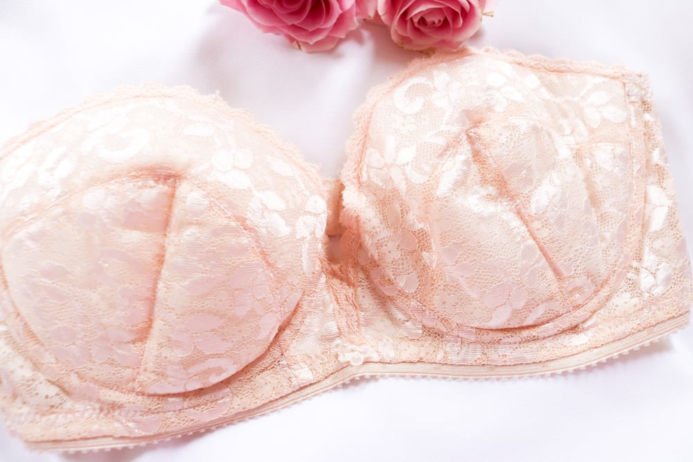 Image of Vintage 1960s Carnival Union Made Strapless Nude Bra with Lace (38C)