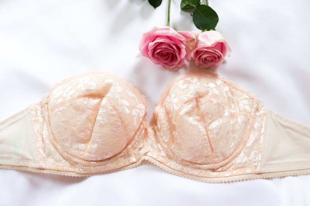 Image of Vintage 1960s Carnival Union Made Strapless Nude Bra with Lace (38C)