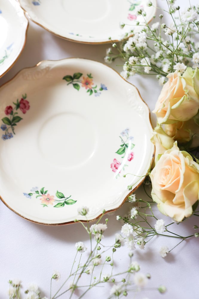 Image of Vintage 1940s Homer Laughlin Virginia Rose Set of Four Tea Plates