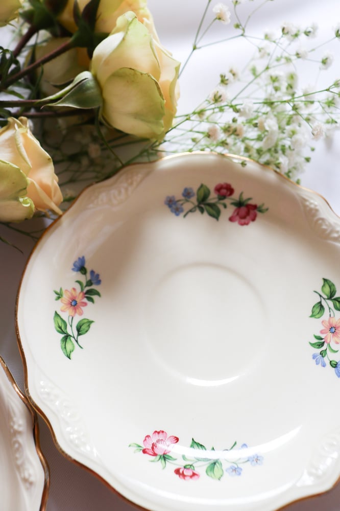 Image of Vintage 1940s Homer Laughlin Virginia Rose Set of Four Tea Plates