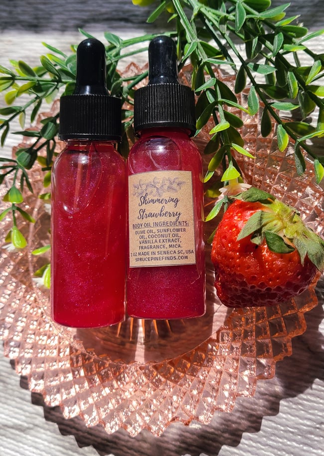 Shimmering Strawberry Botanical Body Oil 1oz Bottle