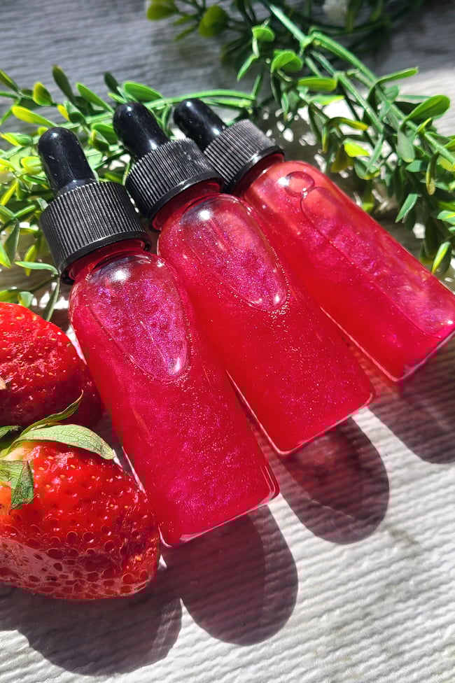 Shimmering Strawberry Botanical Body Oil 1oz Bottle