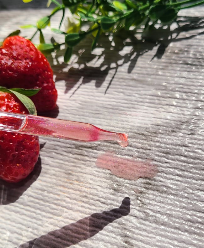 Shimmering Strawberry Botanical Body Oil 1oz Bottle