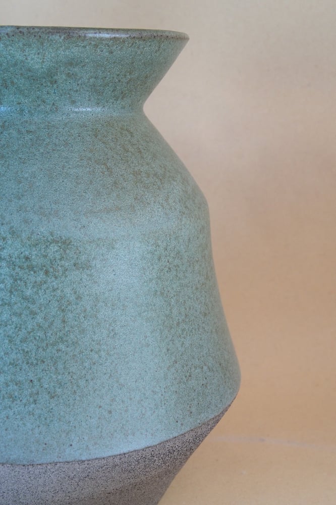 Image of Rua vase - Pouriuri