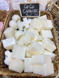 Image 4 of Coco Chanel Inspired Wax Melts – Elegant Floral Scent in Organic Soy
