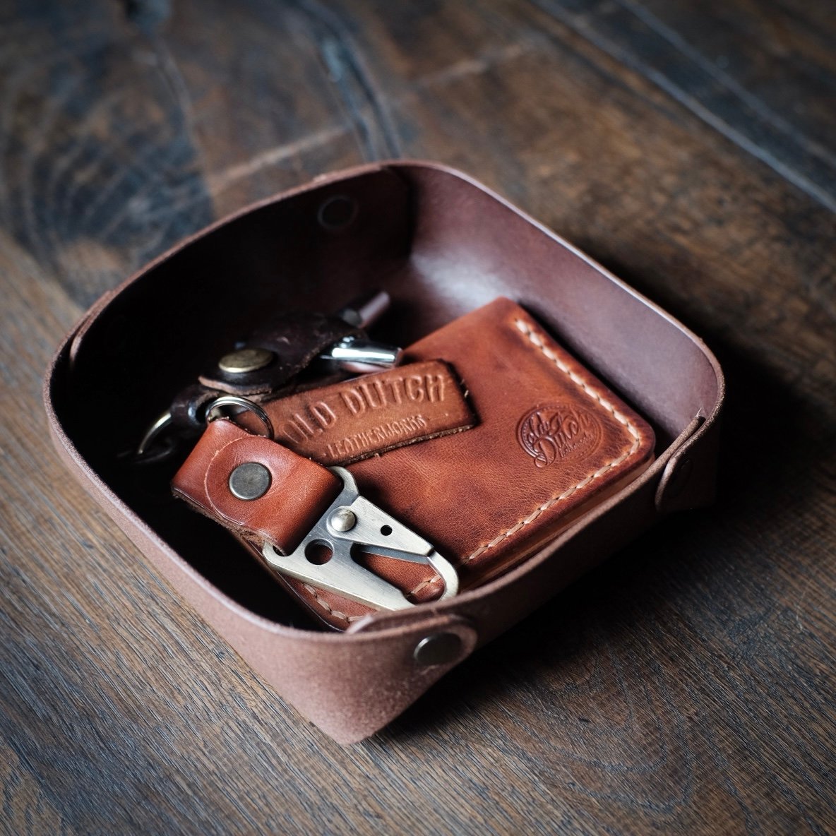 Image of Old Dutch valet tray "supporter of good times" (dark brown)
