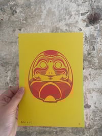 Image 4 of 'Daruma Dolls' A5 Hand-Pulled Single-Colour Screen Print on Pink/Yellow Card