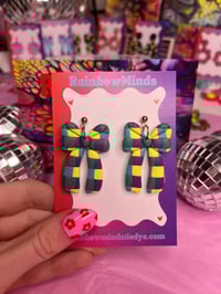 Colour pop checkered bow earrings 