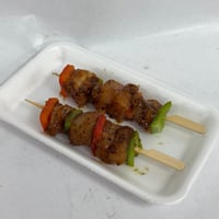 Brochetas de pollo con verduras al Ajo Negro