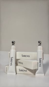 Image 2 of Nude Kiss