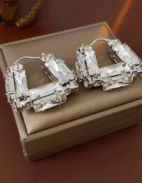 Image 1 of Glam On The Rocks