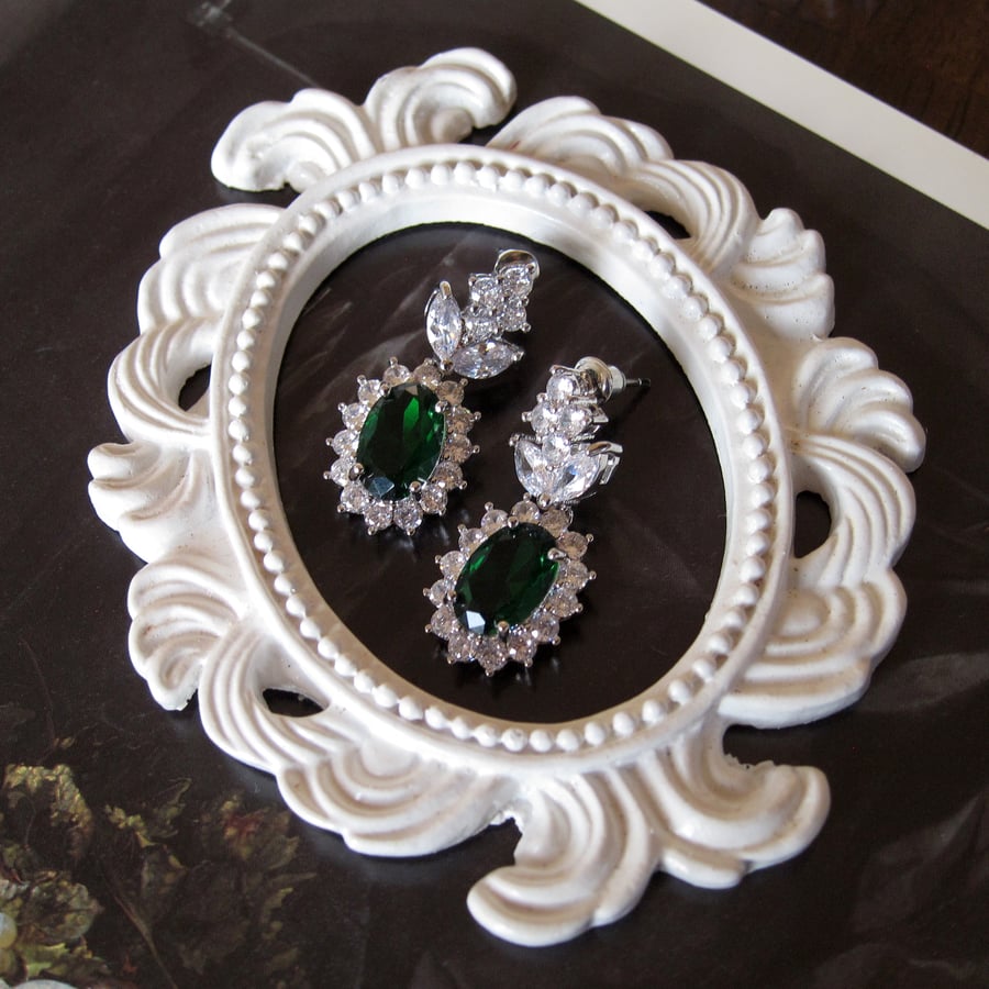 Image of Emerald Gleam earrings