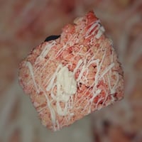 Strawberry and crème cereal treat