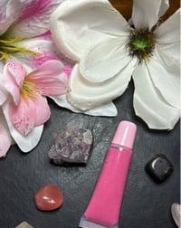 Thee cozy gloss