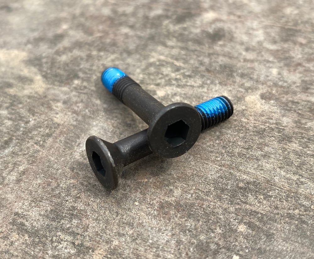 Flush mount brake bolt set