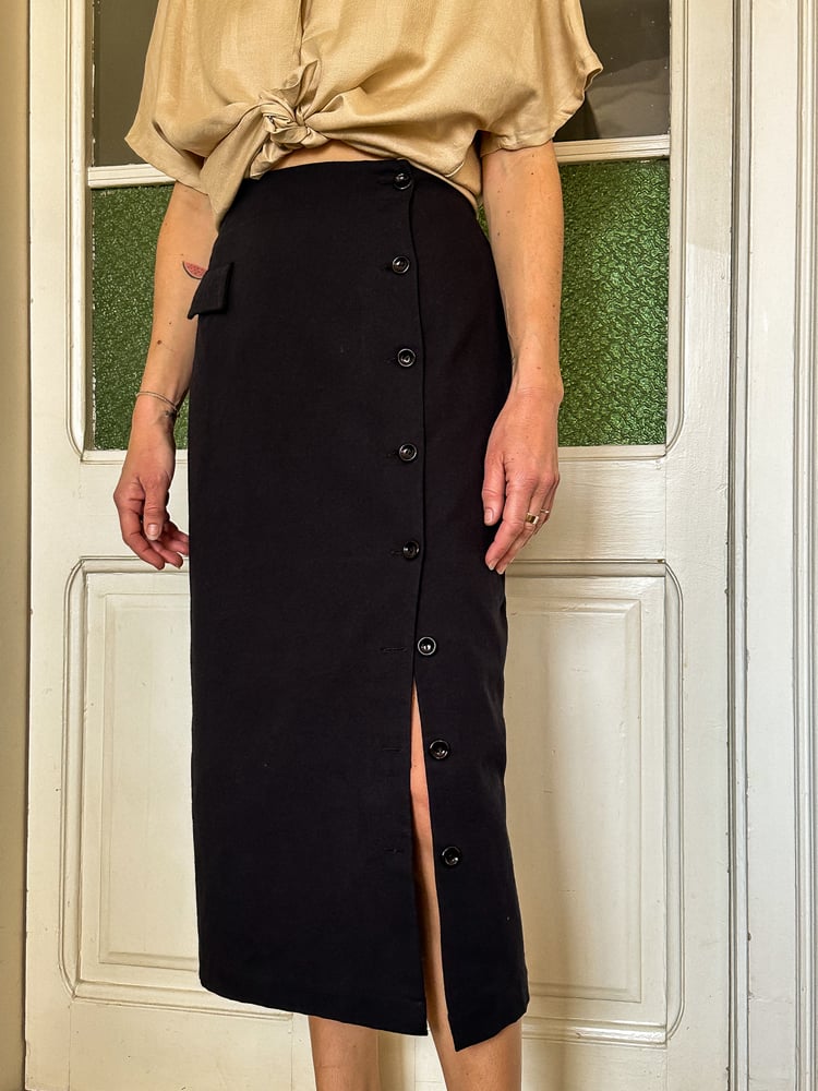 Image of ER black skirt IVORI