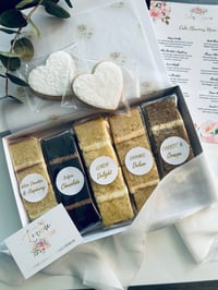 Wedding cake tasting box (AVAILABLE TO PRE-ORDER FOR FRIDAY 18TH APRIL 2025)