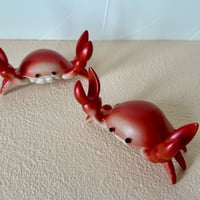 Image 4 of Large Pinching Crab Phone Holder