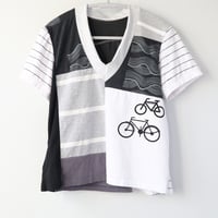 Image 1 of bicycles waves courtneycourtney adult size m/l medium large vneck short sleeve tee tshirt top
