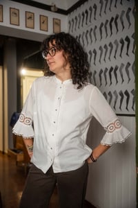 Image 1 of Camicia white petalo