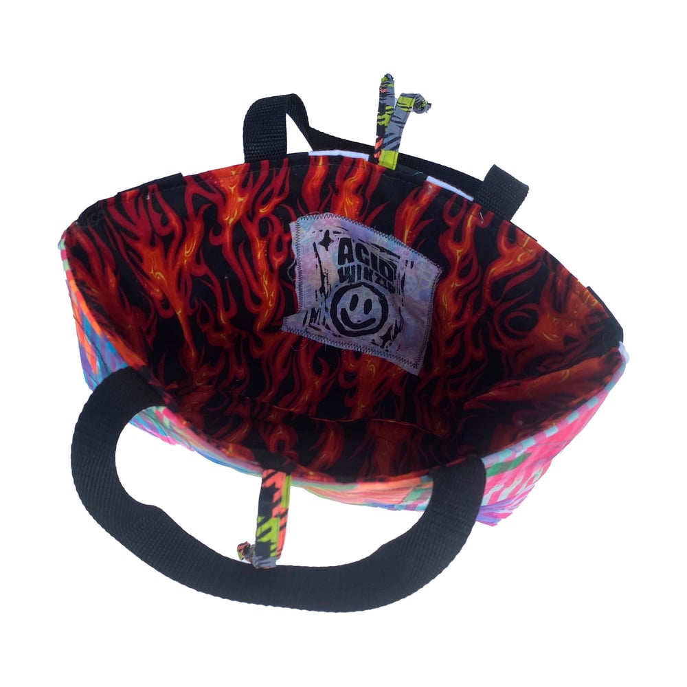 TIER 3 OBJECTS: CARRY SOLUTIONS (3)