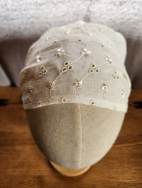 Image 3 of Linen Crown Cover in Ivory Eyelet