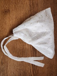 Image 2 of Linen Crown Cover in Ivory Eyelet