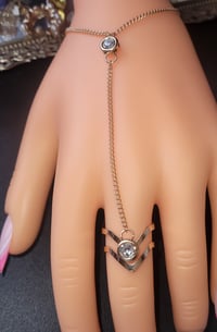 Image 4 of Kiss Chain | Ring And Bracelet Hand Chain