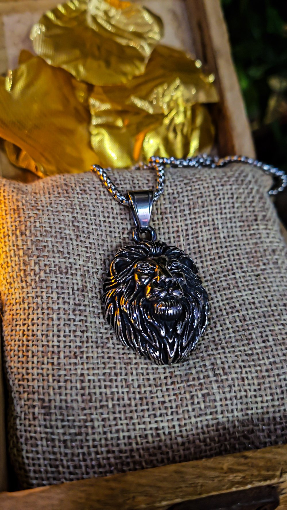 ๐The Armored Kingdom Eternal Lion of Valor Necklace