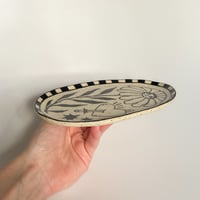 Image 3 of Flower Face Dish