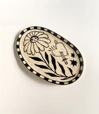 Image 2 of Flower Face Dish