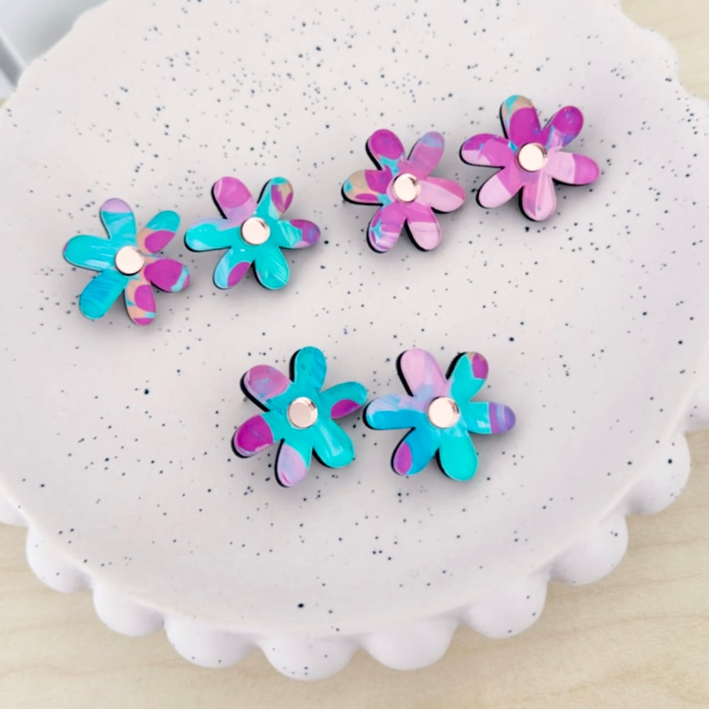 Image of 'Pastel Autumn' Maxi Flower Studs