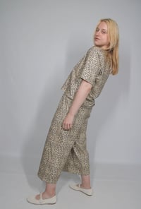 Image 2 of PANTALÓN CULOTTE LEOPARDO